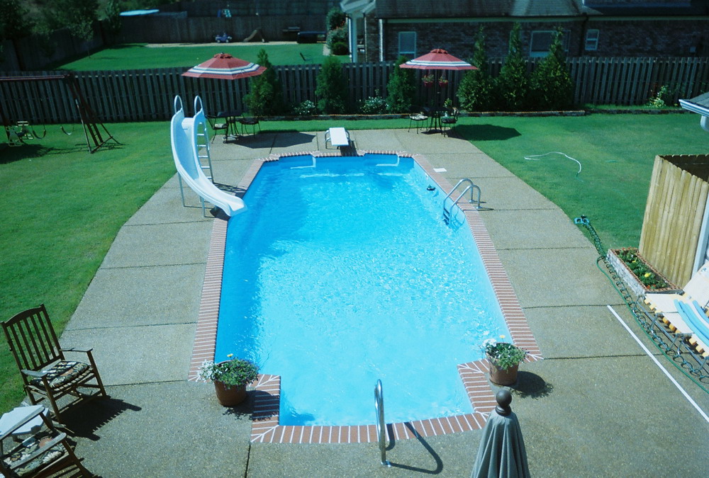 Fiberglass in-ground pool by Memphis, TN Pool builders Catalina Pools