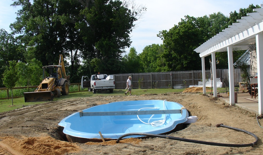 Installation process of an in-ground pool