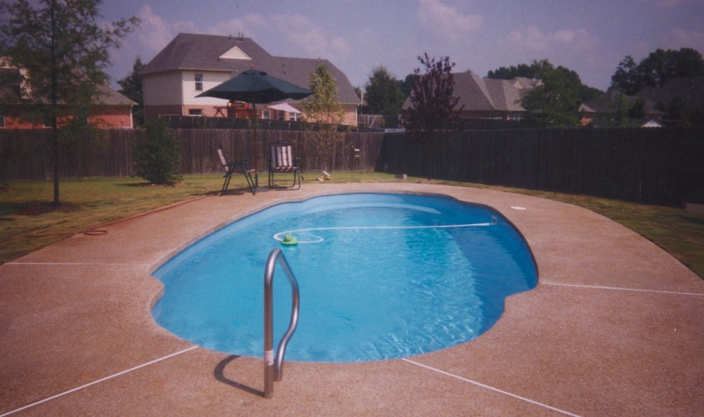One-piece fiberglass pool installed by Catalina Pools